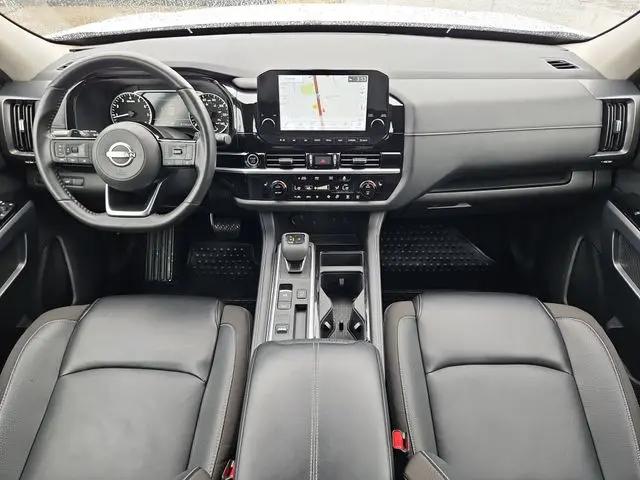 2024 Nissan Pathfinder SL FWD