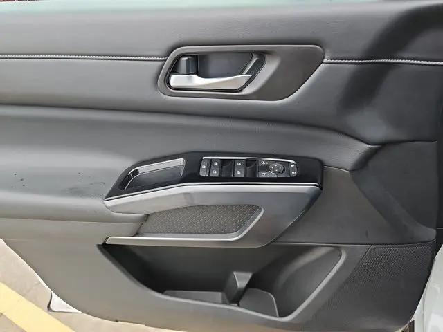 2024 Nissan Pathfinder SL FWD