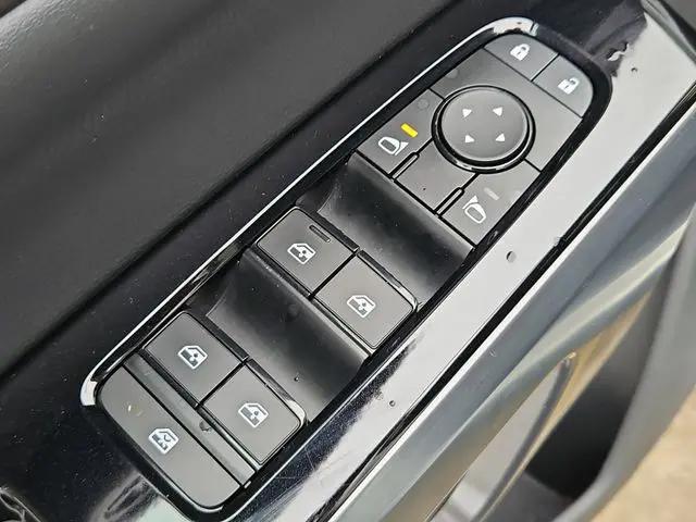 2024 Nissan Pathfinder SL FWD