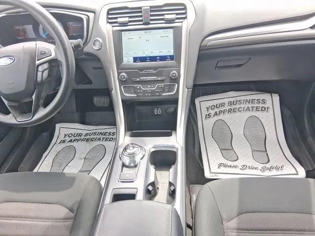 2020 Ford Fusion SE