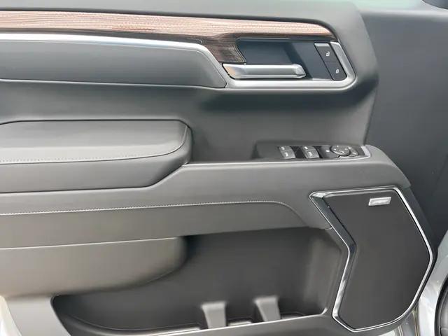 2026 Chevrolet Silverado 1500 4WD Crew Cab Short Bed RST
