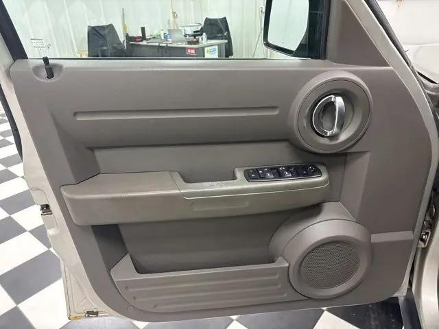 2009 Dodge Nitro SE