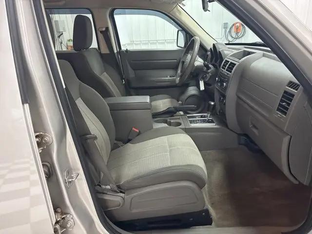 2009 Dodge Nitro SE