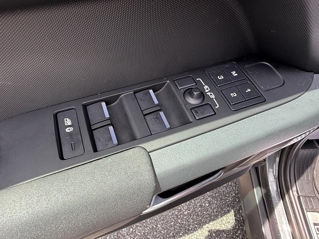 2023 Land Rover Defender 110 X-Dynamic SE