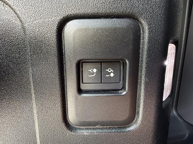 2023 Land Rover Defender 110 X-Dynamic SE