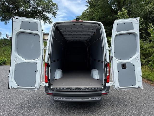 2025 Mercedes-Benz Sprinter 2500 High Roof 4-Cyl Diesel HO