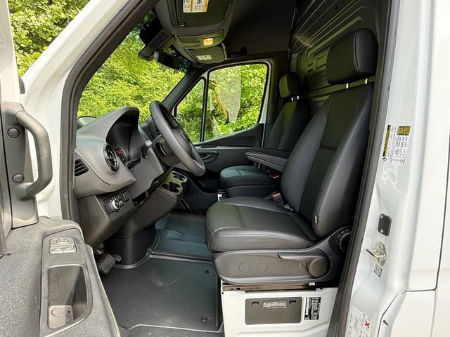 2025 Mercedes-Benz Sprinter 2500 High Roof 4-Cyl Diesel HO