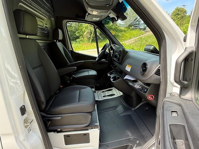 2025 Mercedes-Benz Sprinter 2500 High Roof 4-Cyl Diesel HO