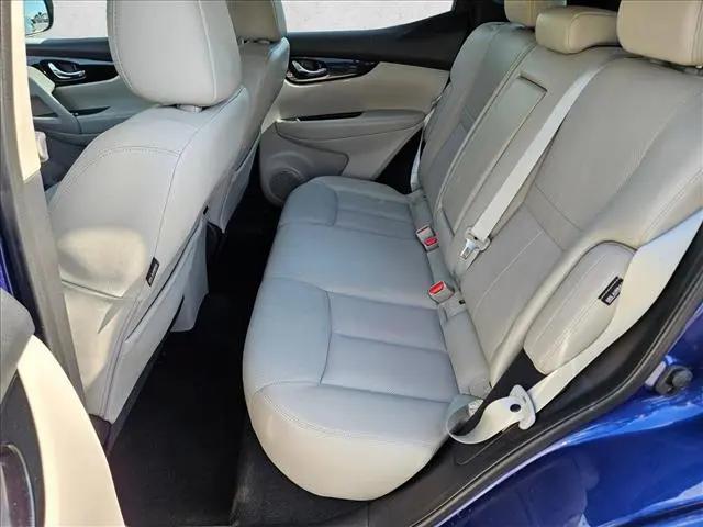 2021 Nissan Rogue Sport SL FWD Xtronic CVT