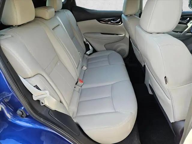 2021 Nissan Rogue Sport SL FWD Xtronic CVT