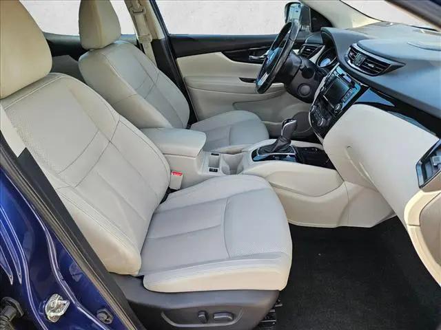 2021 Nissan Rogue Sport SL FWD Xtronic CVT
