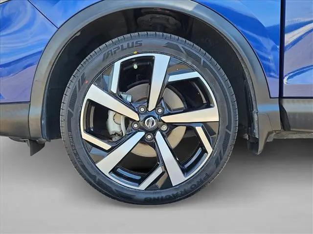 2021 Nissan Rogue Sport SL FWD Xtronic CVT