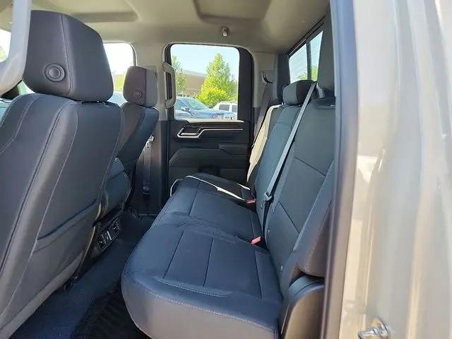 2026 GMC Sierra 2500HD Double Cab, Standard Bed, SLE, RWD