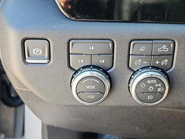 2026 GMC Sierra 2500HD Double Cab, Standard Bed, SLE, RWD