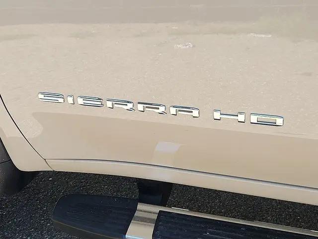 2026 GMC Sierra 2500HD Double Cab, Standard Bed, SLE, RWD