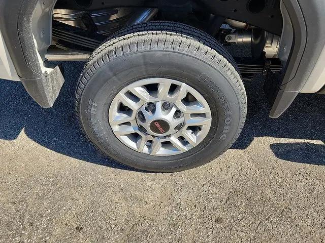 2026 GMC Sierra 2500HD Double Cab, Standard Bed, SLE, RWD