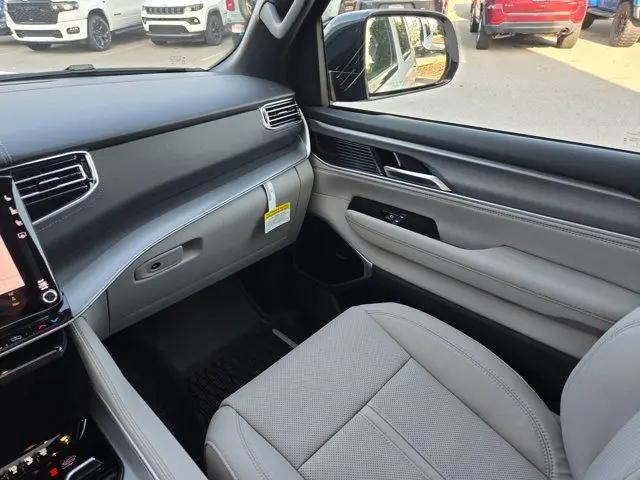 2026 Jeep Grand Wagoneer Limited Reserve 4x4