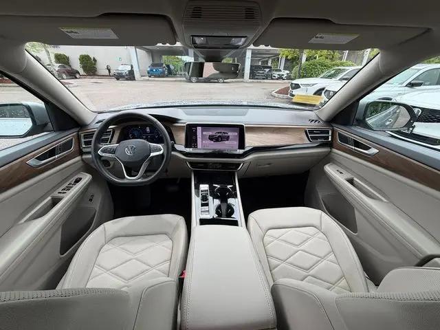 2024 Volkswagen Atlas 2.0T SE w/Technology