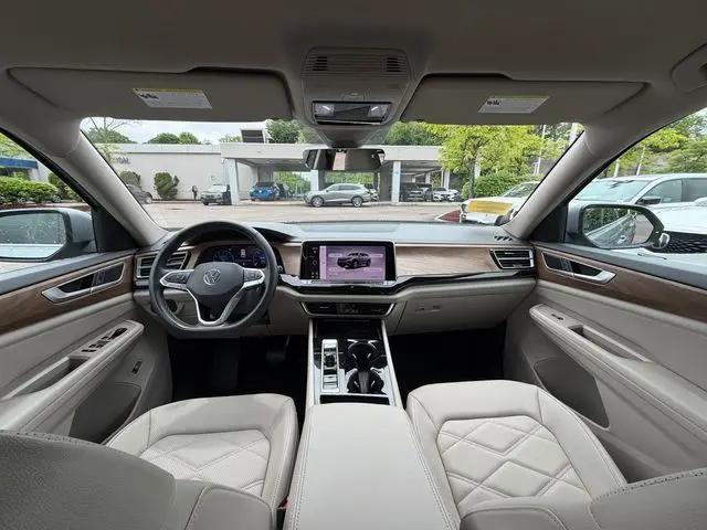 2024 Volkswagen Atlas 2.0T SE w/Technology