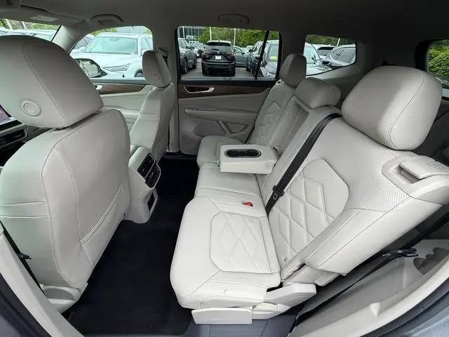 2024 Volkswagen Atlas 2.0T SE w/Technology