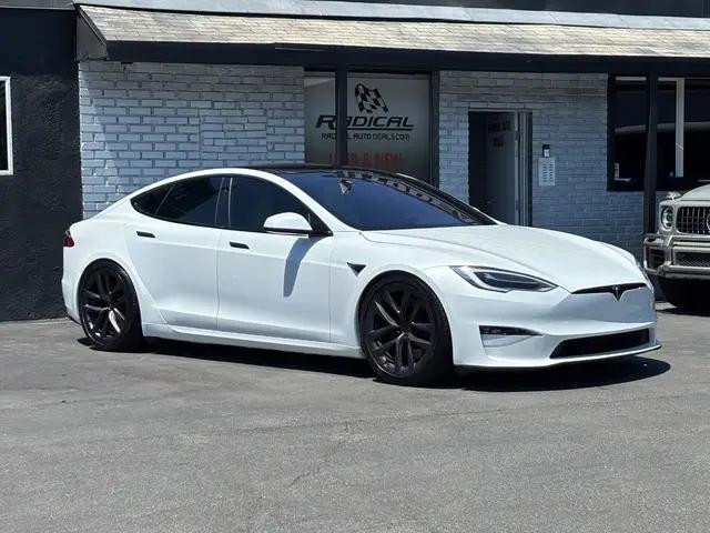 2022 Tesla Model S Plaid Tri Motor All-Wheel Drive