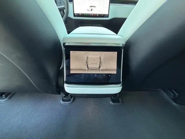 2022 Tesla Model S Plaid Tri Motor All-Wheel Drive