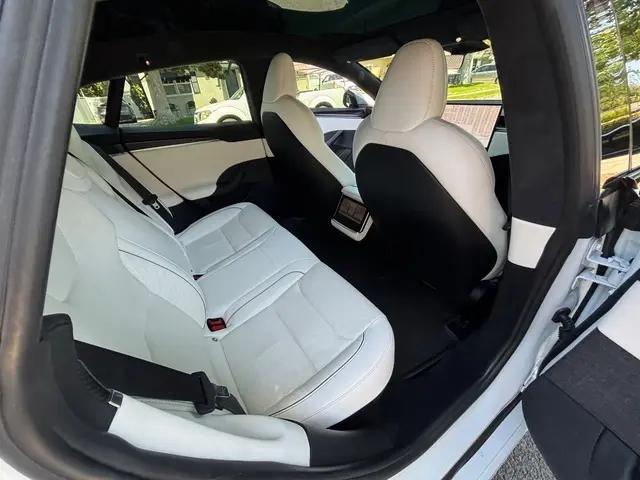 2022 Tesla Model S Plaid Tri Motor All-Wheel Drive