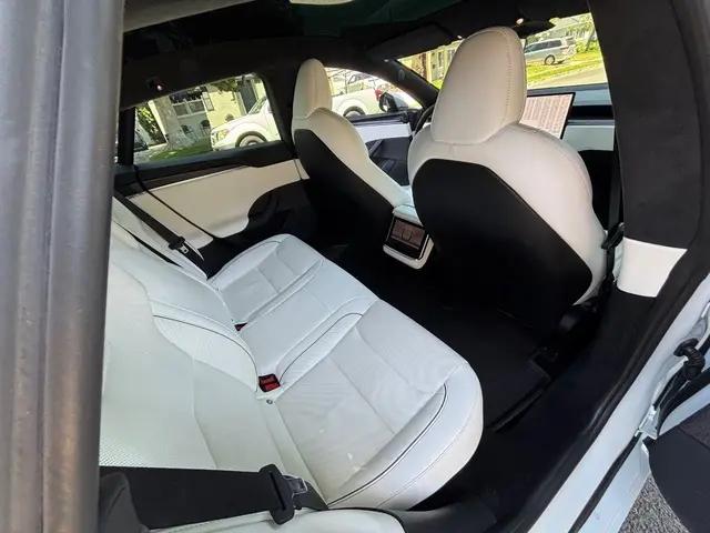 2022 Tesla Model S Plaid Tri Motor All-Wheel Drive
