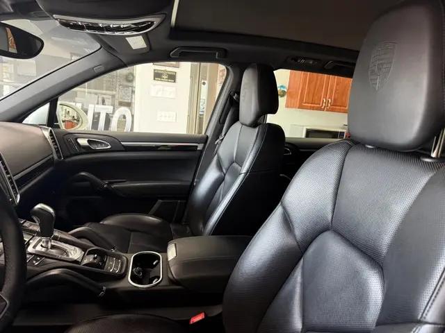 2018 Porsche Cayenne Platinum Edition