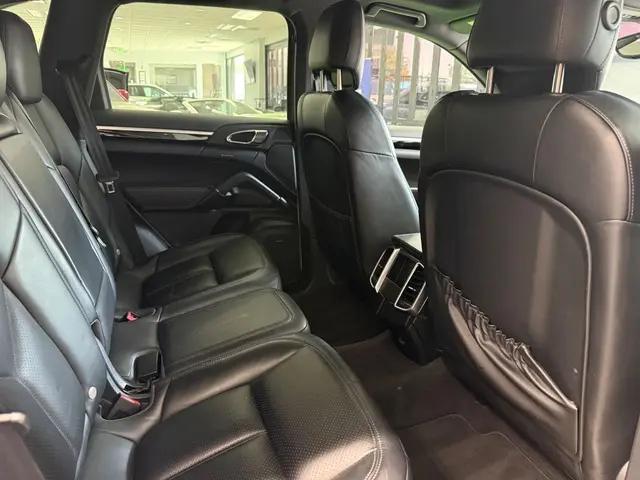 2018 Porsche Cayenne Platinum Edition