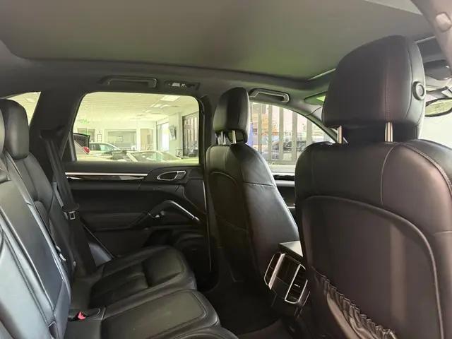 2018 Porsche Cayenne Platinum Edition
