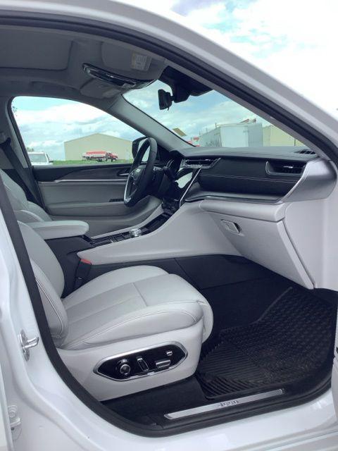 2023 Jeep Grand Cherokee Overland 4x4