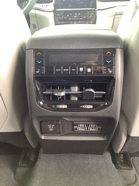 2023 Jeep Grand Cherokee Overland 4x4