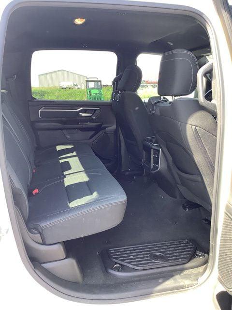 2022 Ram 1500 Big Horn Crew Cab 4x4 5'7" Box