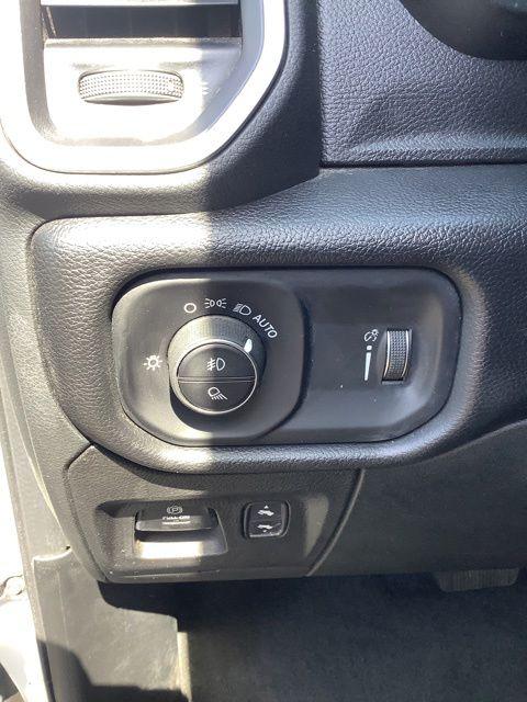 2022 Ram 1500 Big Horn Crew Cab 4x4 5'7" Box