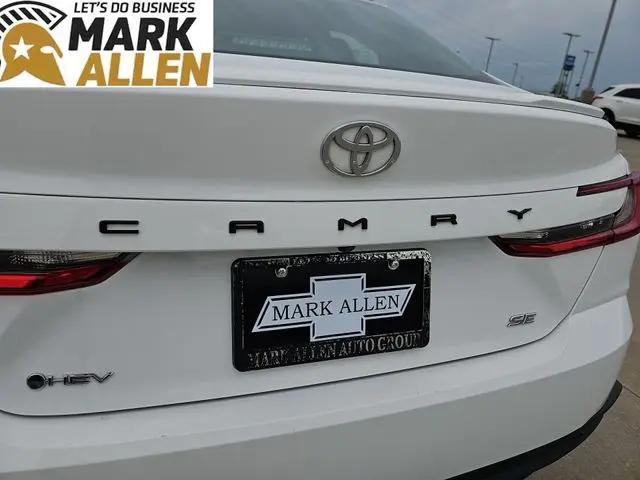2025 Toyota Camry SE