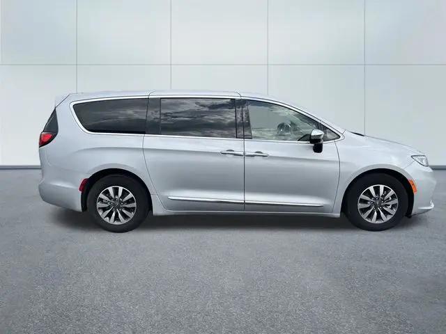 2023 Chrysler Pacifica Hybrid Limited