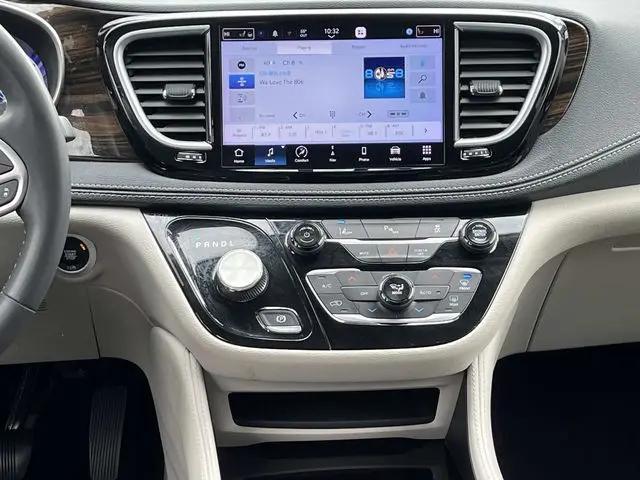 2023 Chrysler Pacifica Hybrid Limited