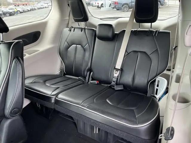 2023 Chrysler Pacifica Hybrid Limited