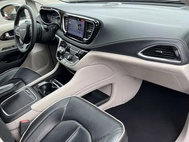 2023 Chrysler Pacifica Hybrid Limited