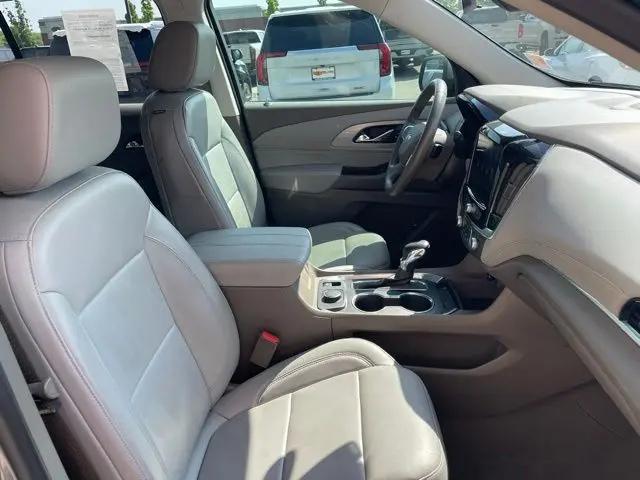 2021 Chevrolet Traverse FWD LT Leather