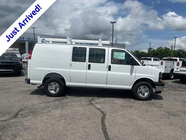 2026 Chevrolet Express Cargo Van 2500 Regular Wheelbase, WT, RWD