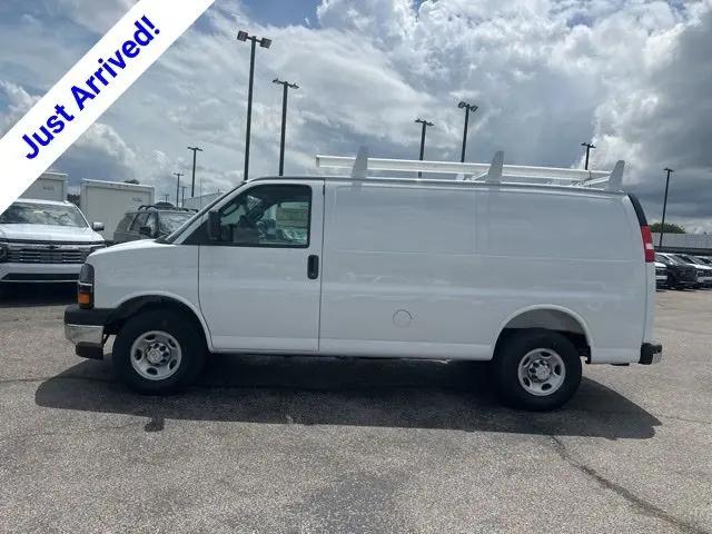 2026 Chevrolet Express Cargo Van 2500 Regular Wheelbase, WT, RWD