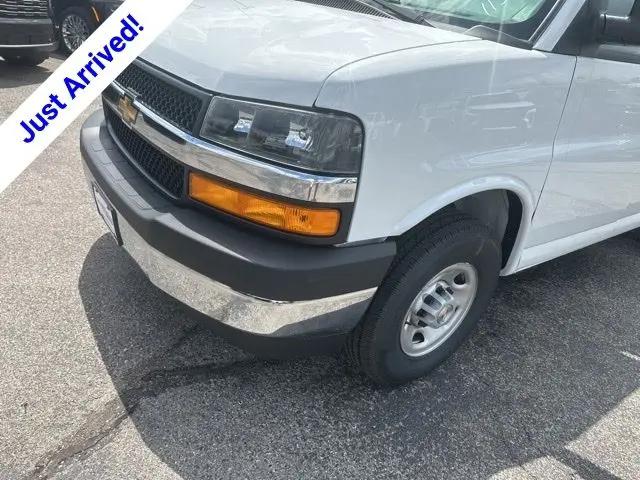 2026 Chevrolet Express Cargo Van 2500 Regular Wheelbase, WT, RWD