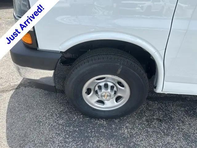 2026 Chevrolet Express Cargo Van 2500 Regular Wheelbase, WT, RWD
