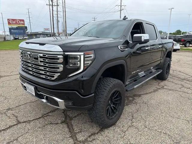 2022 GMC Sierra 1500 4WD Crew Cab Short Box Denali