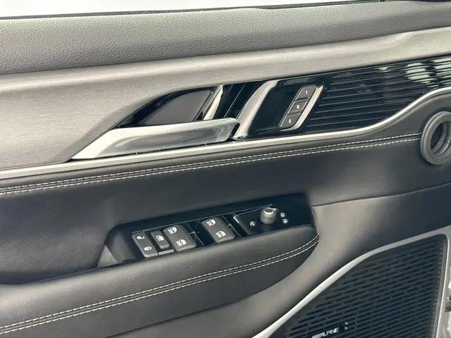 2026 Jeep Grand Wagoneer Upland