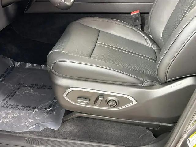 2026 Jeep Grand Wagoneer Upland