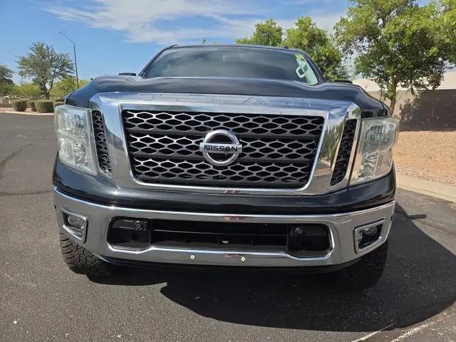 2017 Nissan Titan SV