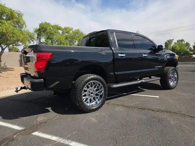 2017 Nissan Titan SV